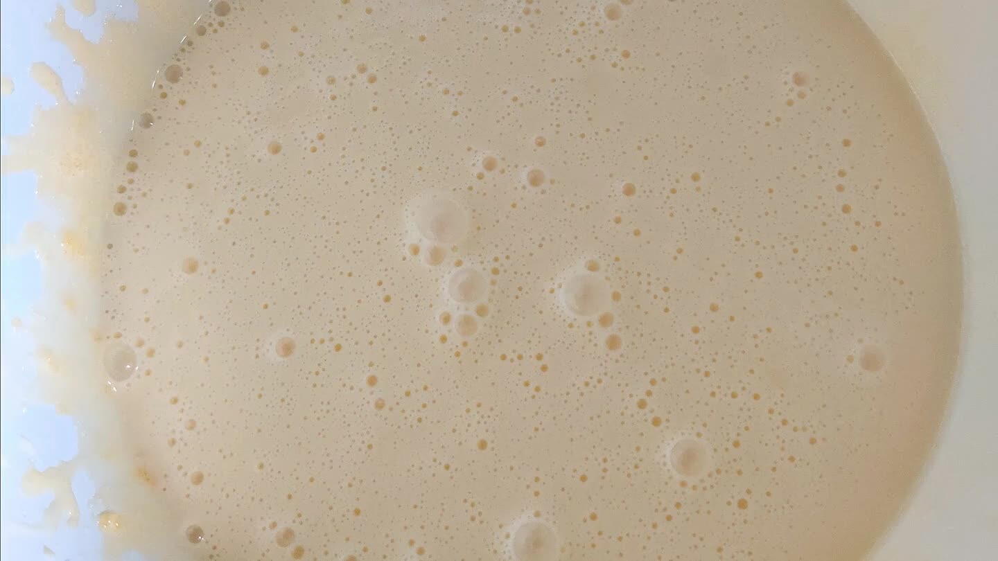 moldes de magdalenas y cortamos los ingredientes para darle diferentes sabores a las magdalenas.