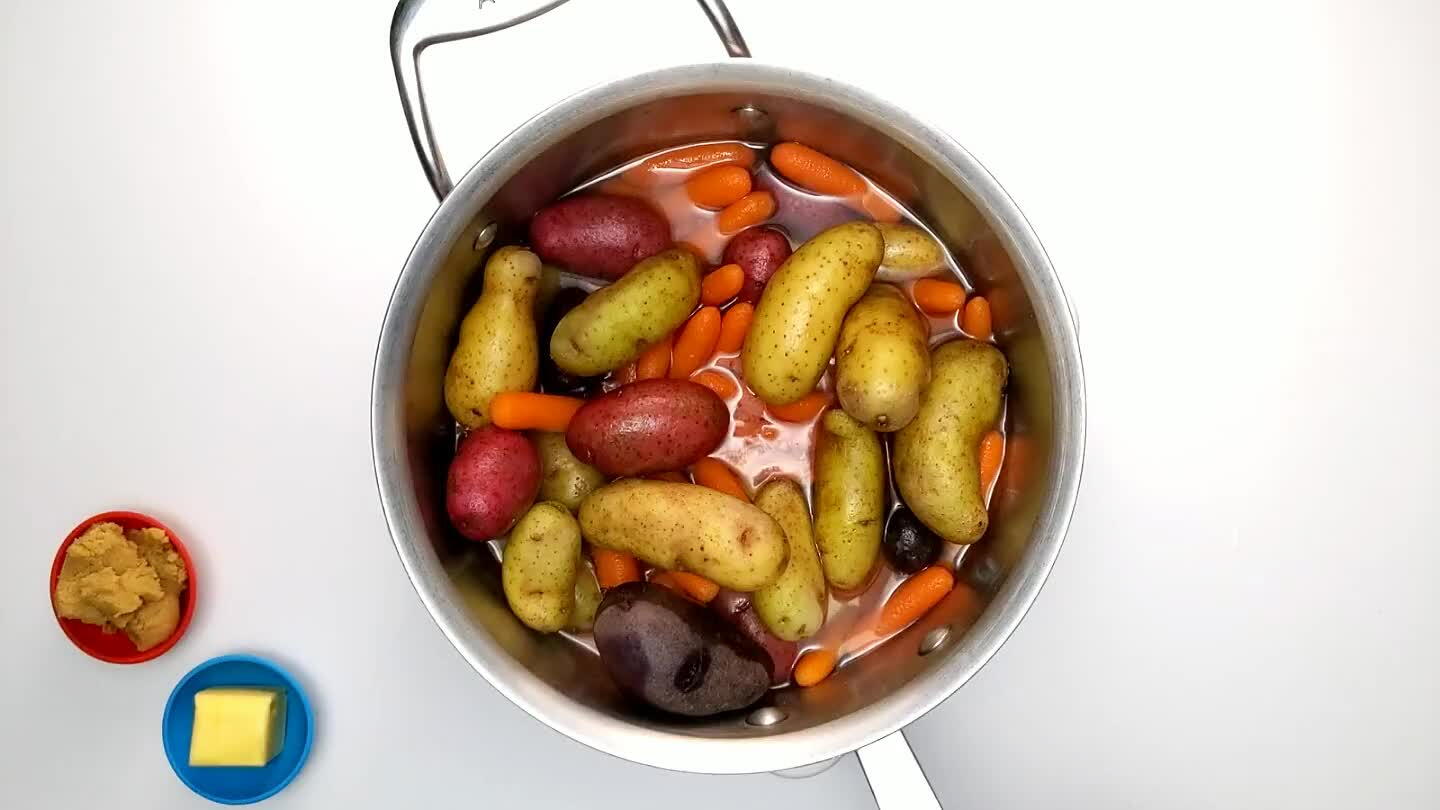 imer for about 25 minutes. Simmer until potatoes and carrots are tender and easily pierced through with a fork.
