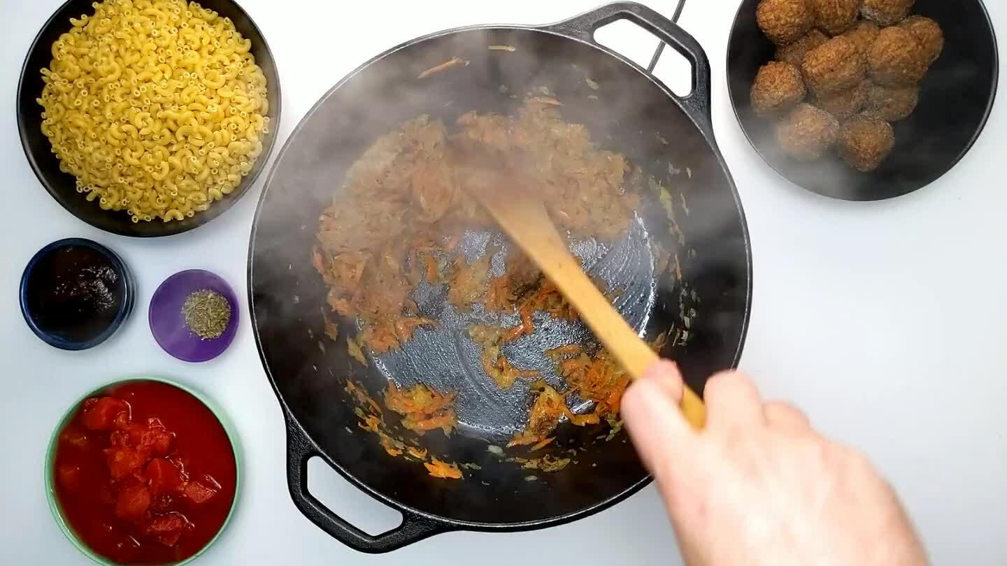 o heat up the herbs and disperse the flavor.