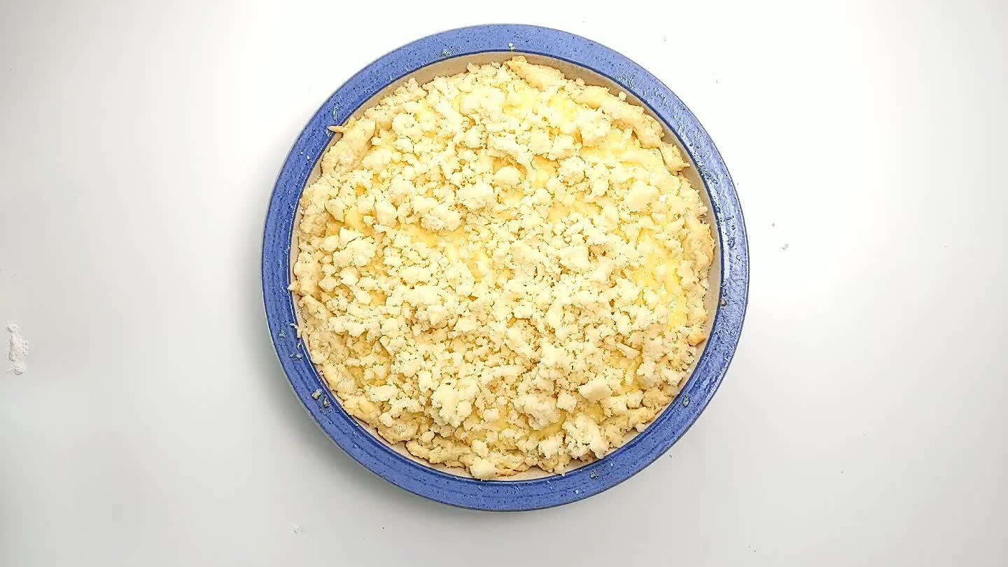 mbly topping is crisp and custard is set.