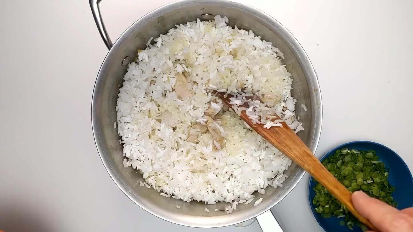 one of the ginger or garlic get stuck and burn.