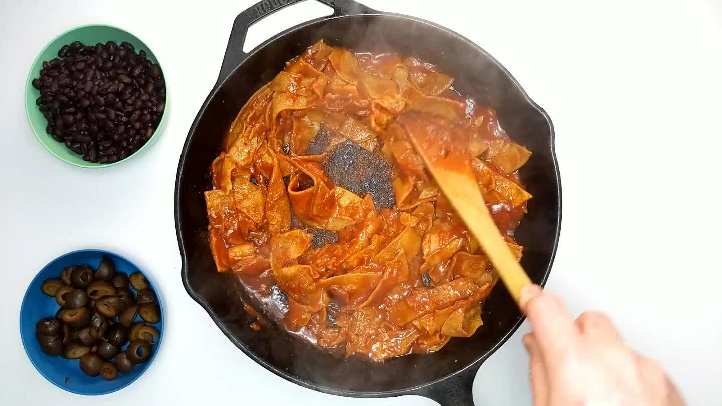 ced olives to the pan.