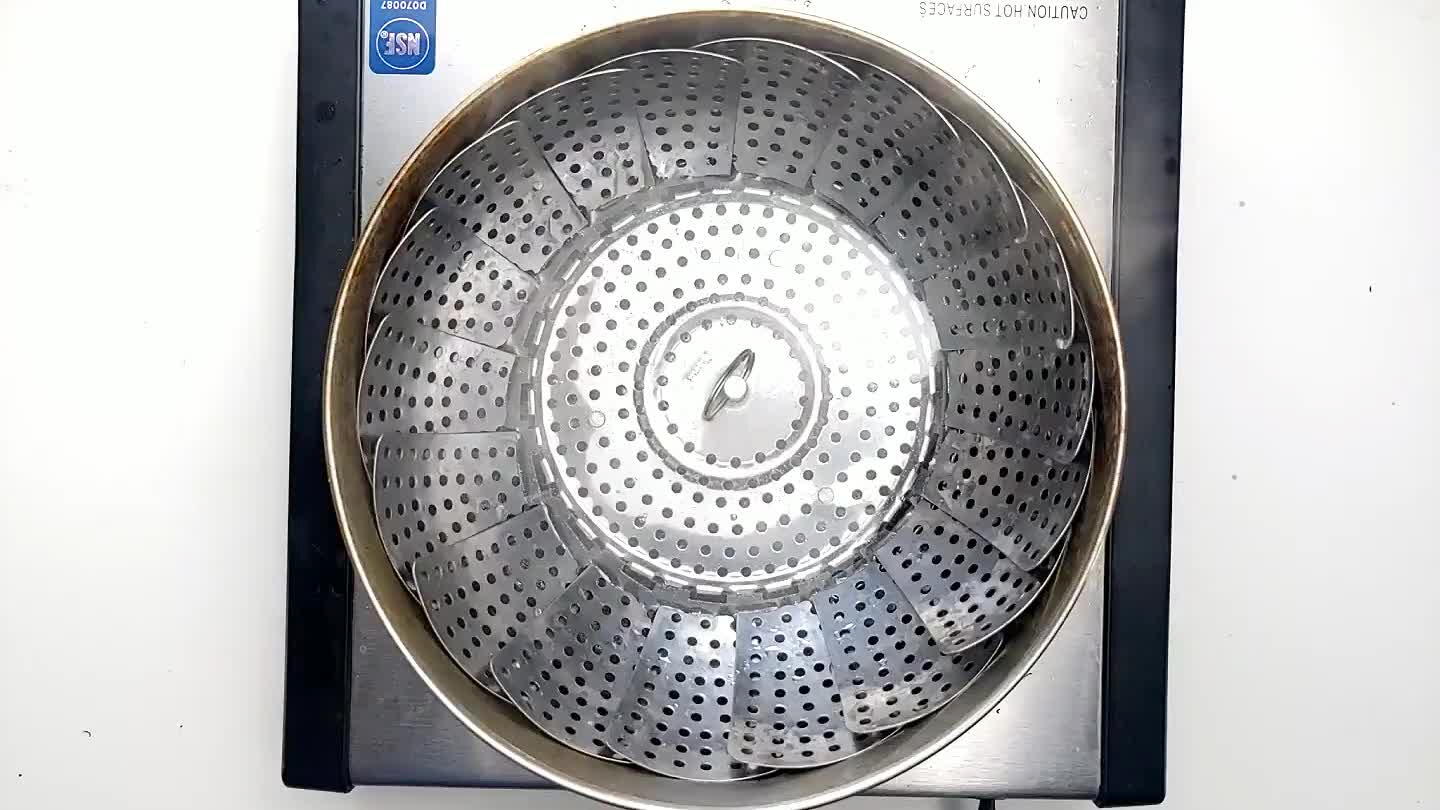 wo of water. Bring the water to a simmer, add a lid, and steam for about 5 minutes.