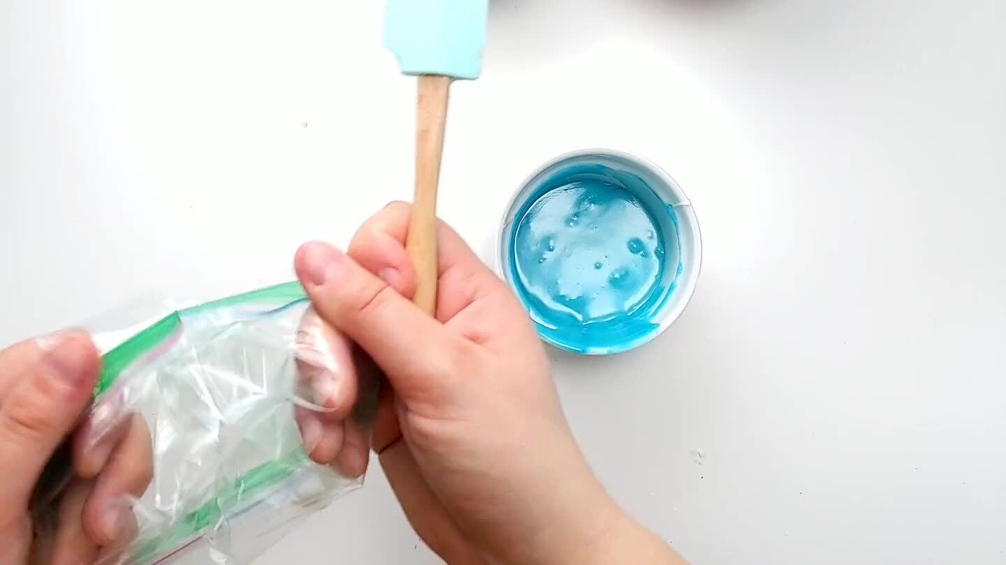 to distribute the icing.
