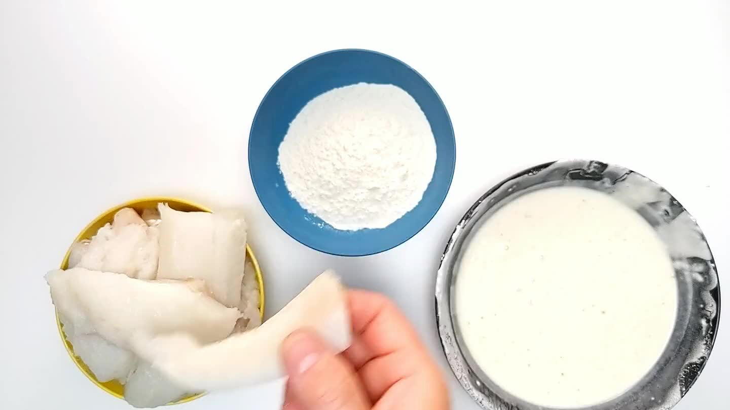 n flour, then dust off any excess.