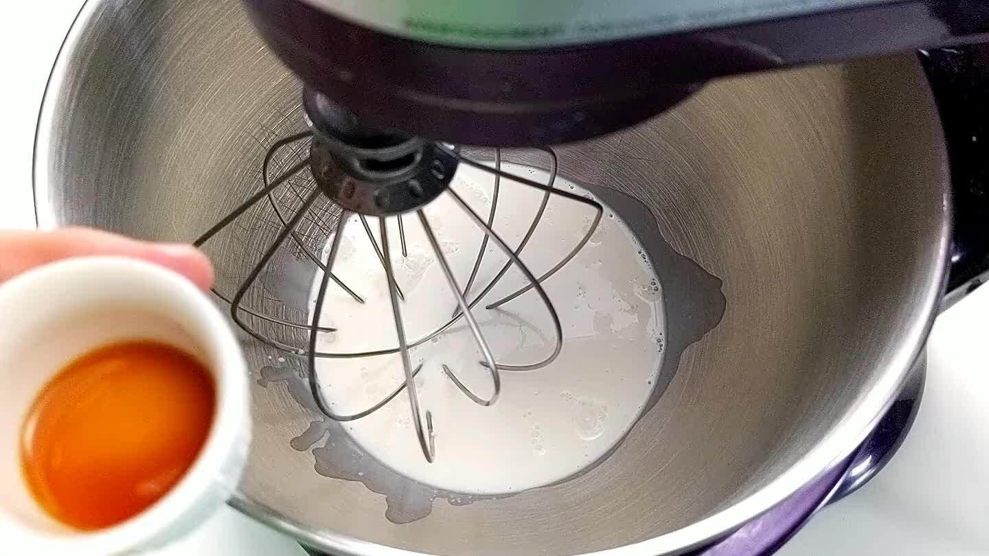r or large mixing bowl to use with a hand mixer.