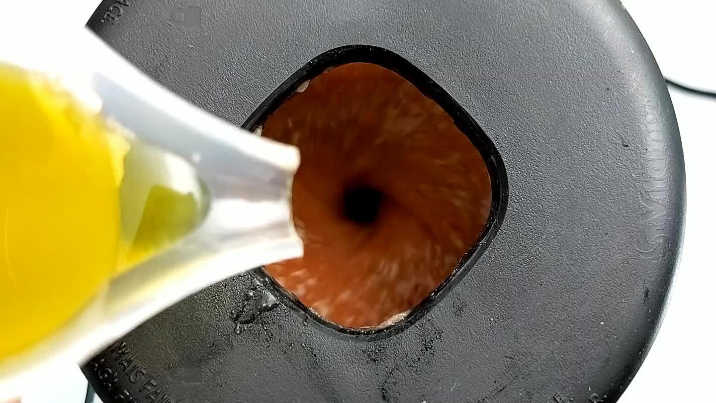 e mixture will become a little lighter in color.