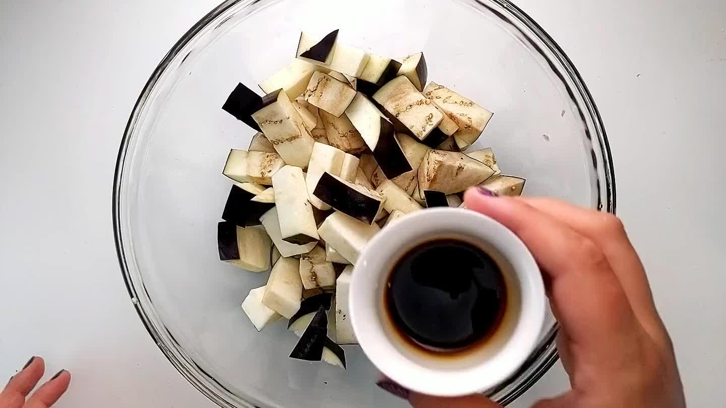 te and let sit while you prepare the other ingredients. This will drain some of the water from the eggplant.