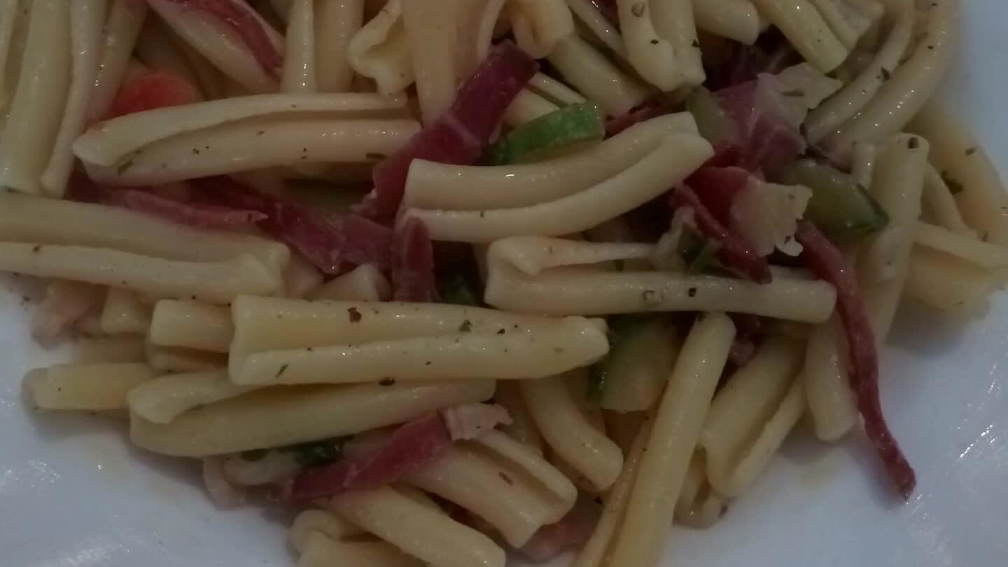 rato. Amalgamiamo con un mezzo bicchiere di acqua di cottura e successivamente impiattiamo !!!
