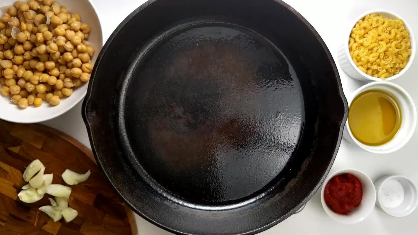 fogue até dourar um pouco e ficar perfumado, cerca de 2-3 minutos.