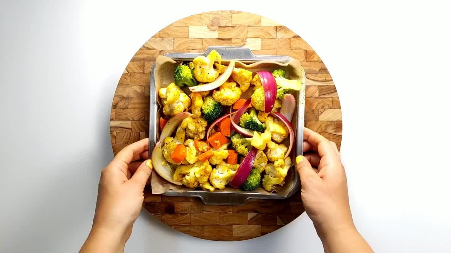 0 minutos a 200 C, o hasta que estén tiernas. Si usas la freidora, cocina a 200 C durante 10 min.