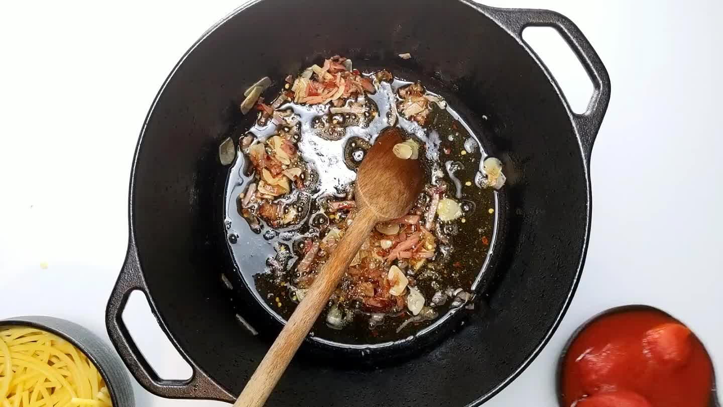 s y cocer a fuego lento hasta que se reduzcan ligeramente.