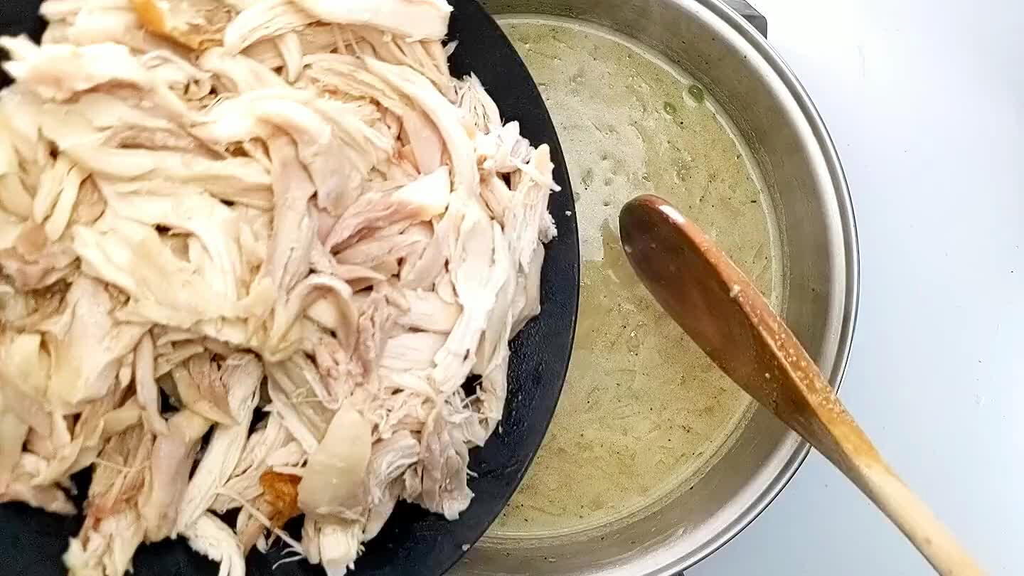 dd the shredded chicken to the pot.