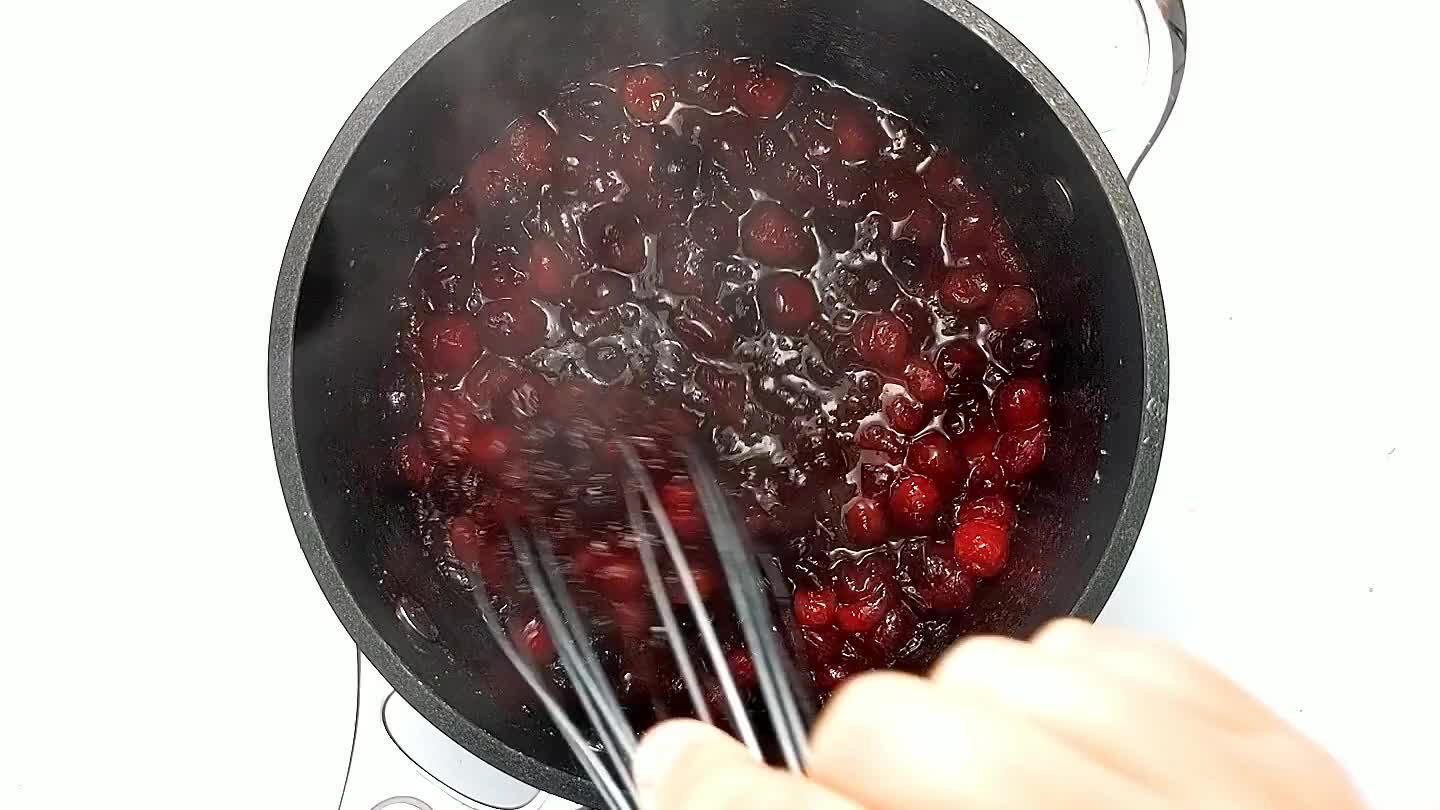 h the cranberries into a chunky sauce.