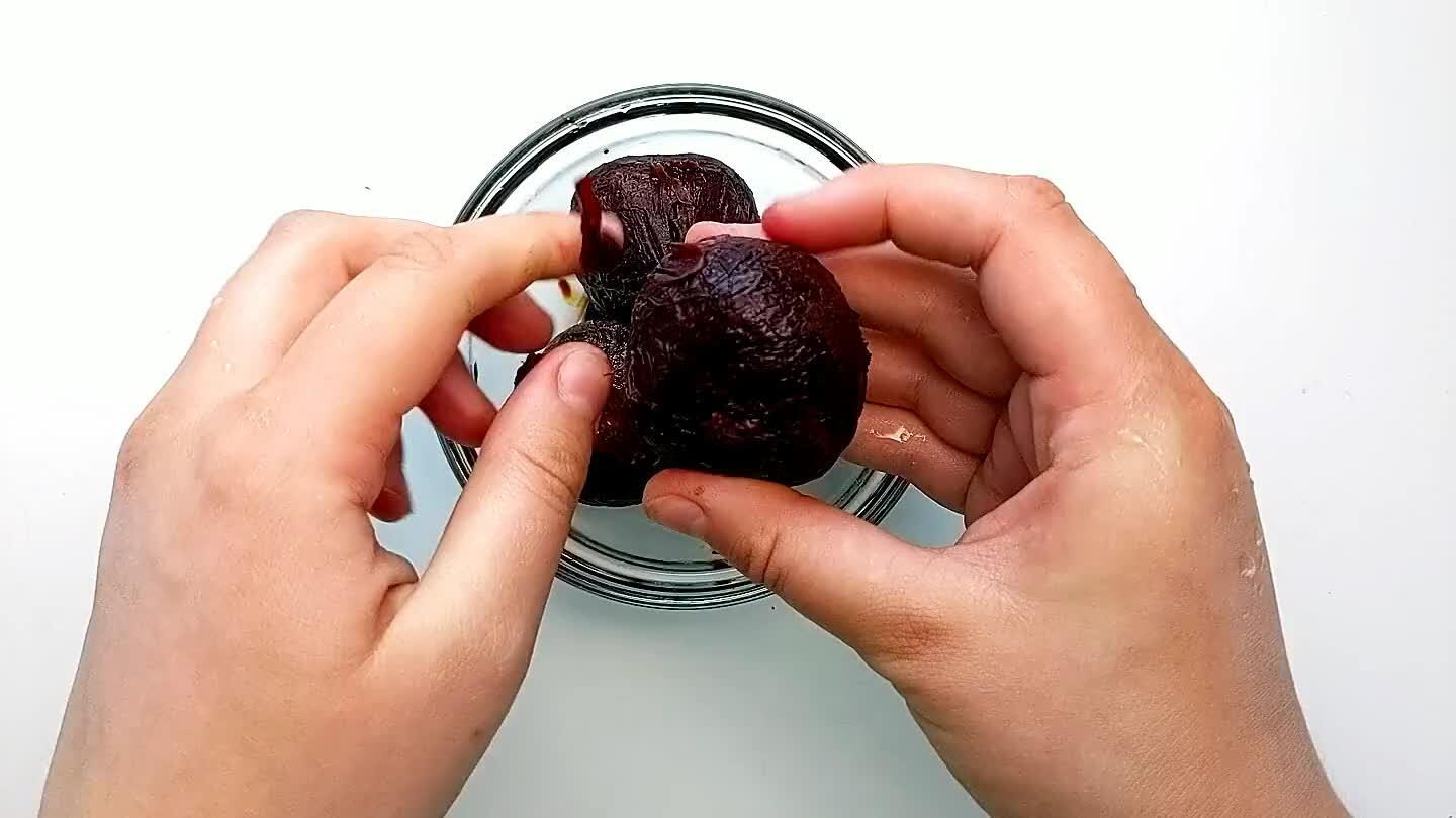 want your fingers stained red!