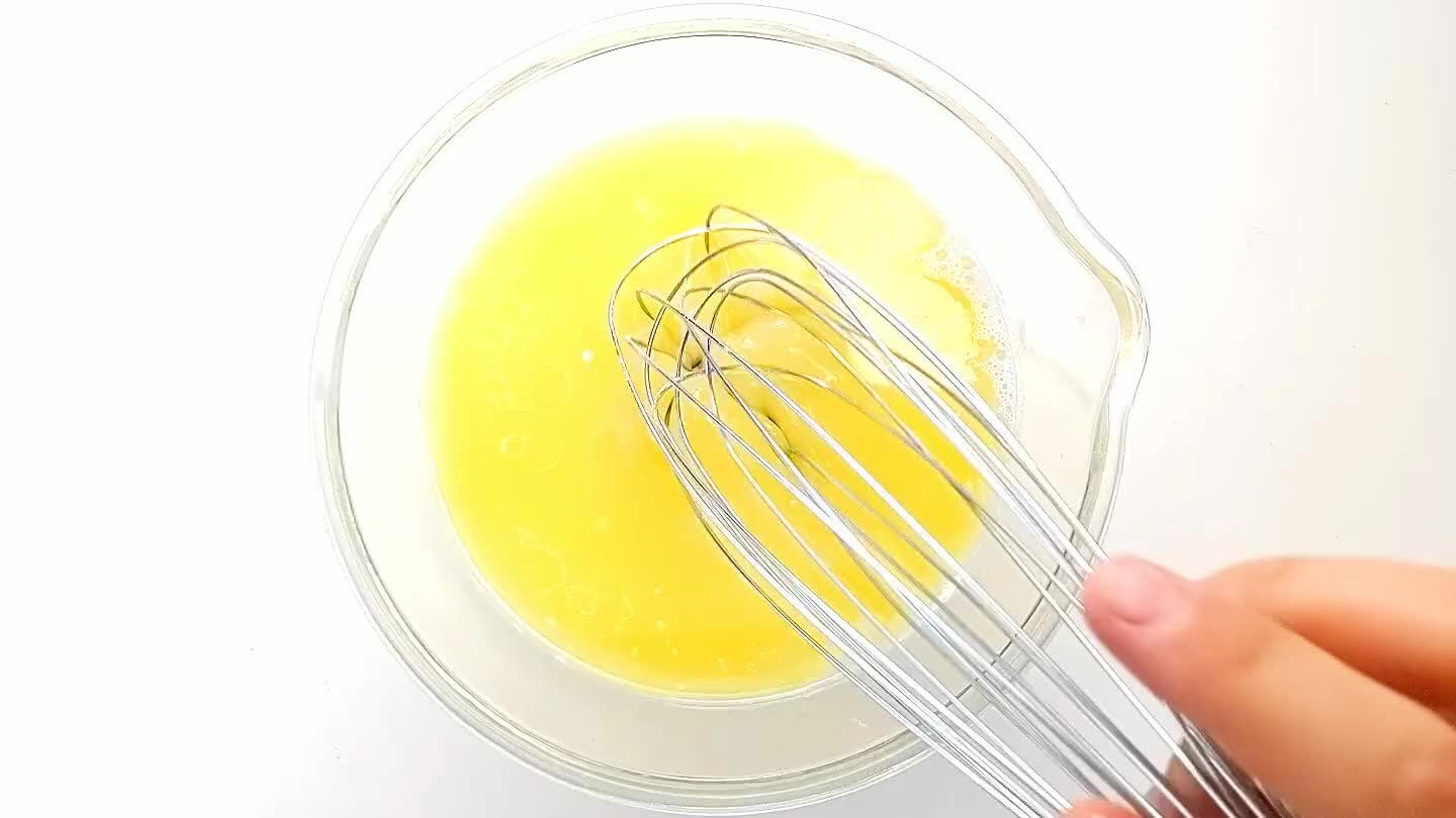 e very cold, the butter may solidify. If this happens, just microwave for about 10 seconds until the butter melts again and can be incorporated.