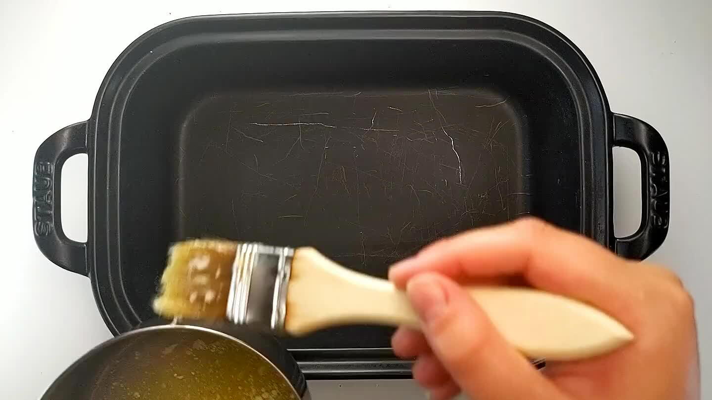 he bottom of the baking dish to prevent sticking.