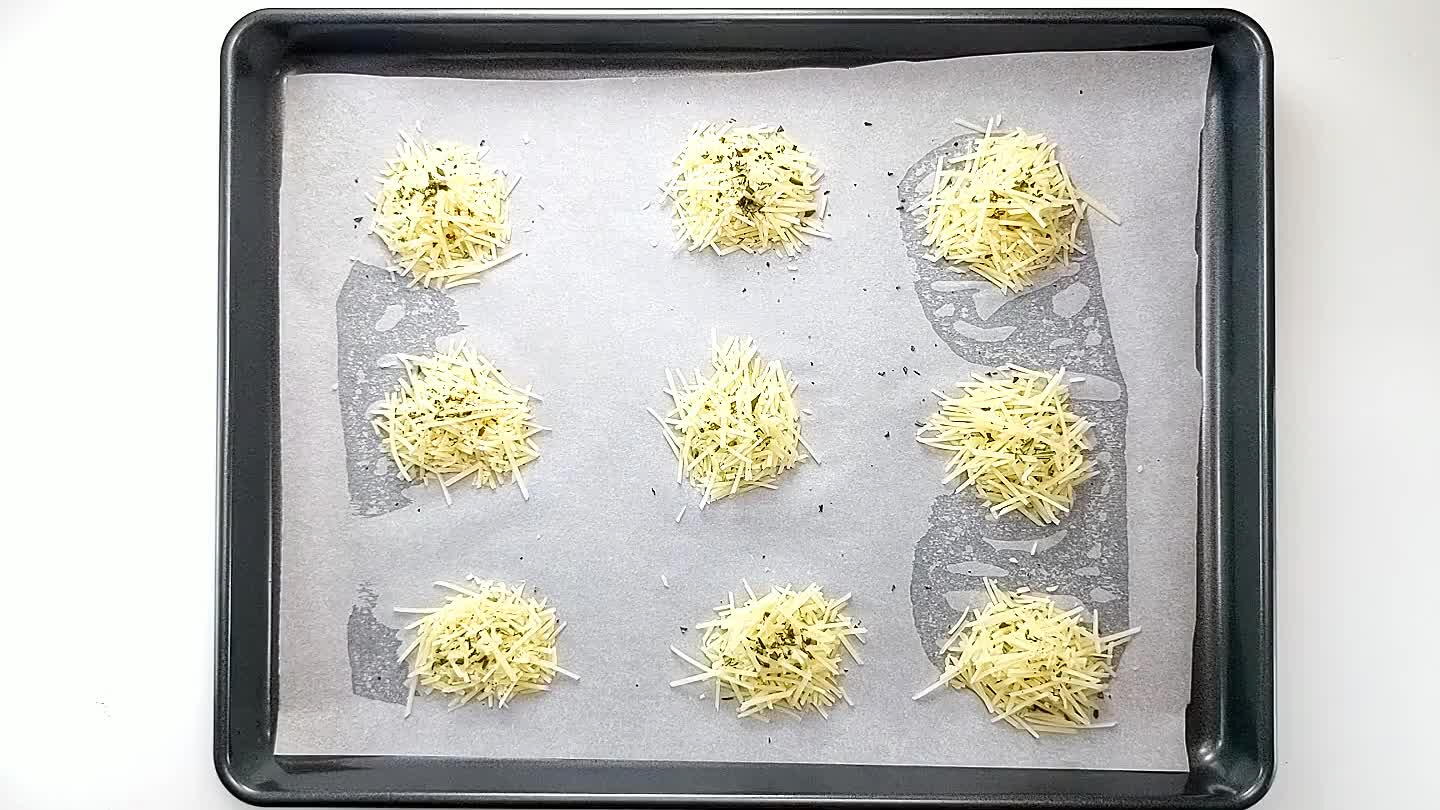 ted and browned all the way through. The exact time will depend on your oven, size, and type of parmesan that you use. Let the crisps cool on the pan for a few minutes before checking to see if they are nice and crispy. If they aren't crisp all the way through, return to the oven for a few minutes.