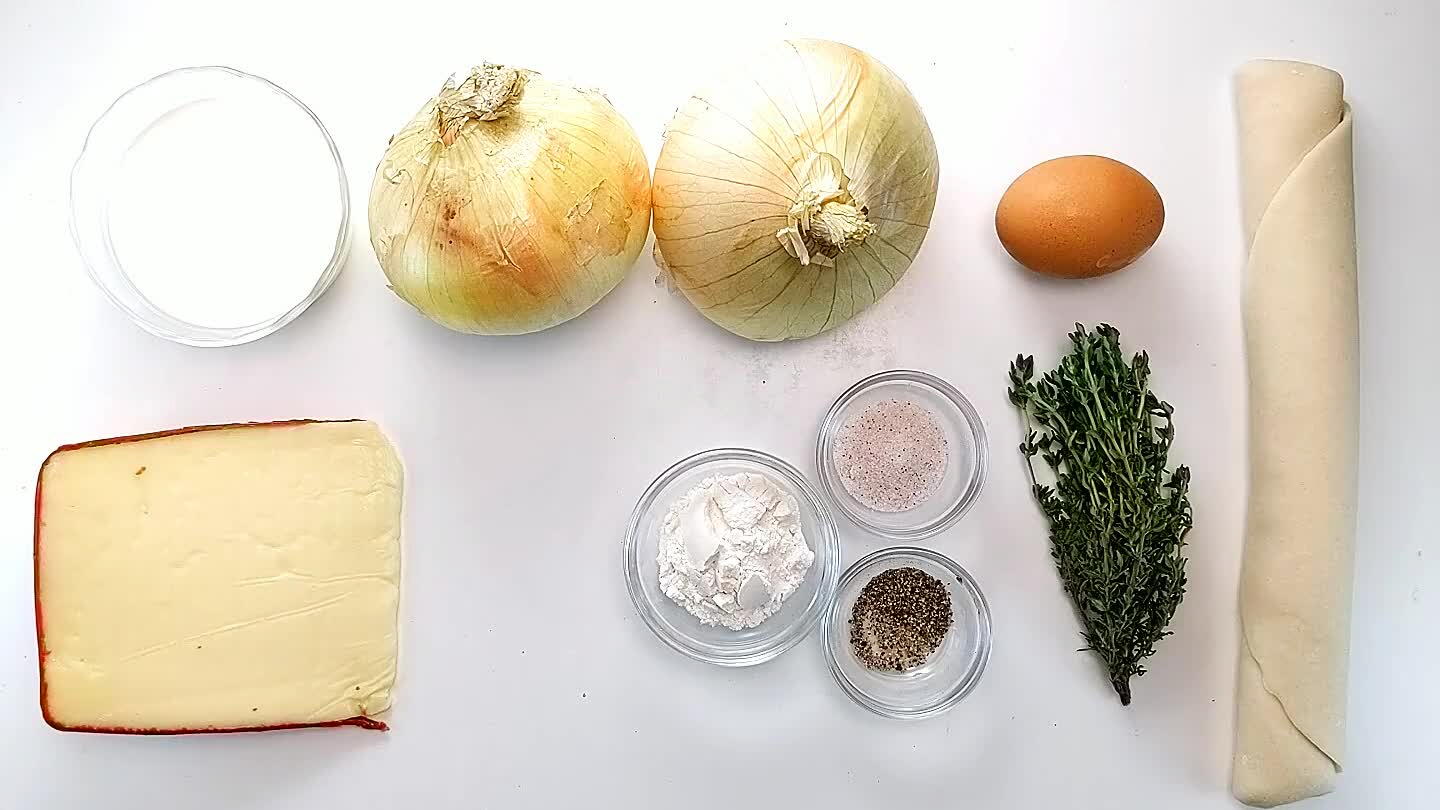 ly chop garlic cloves.