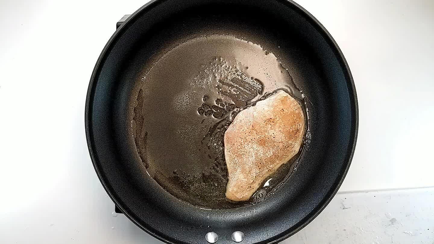 hicken pieces and cook until lightly browned on one side, about 5 minutes.